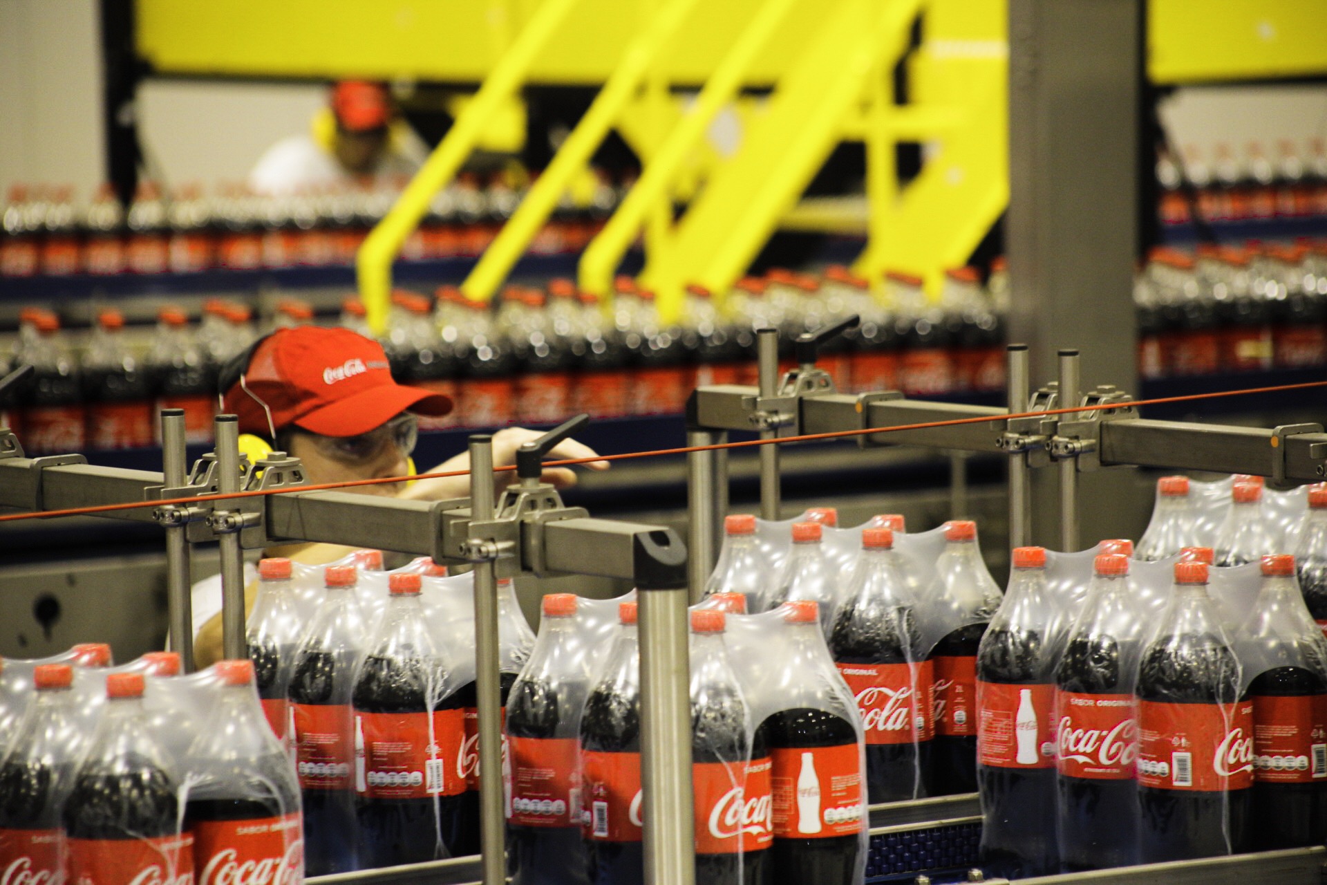 Coca-Cola contrata Jovem Aprendiz em diversas cidades. Veja se a sua está aqui!